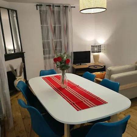 Apartment Nid Cosy Face A La Cathedrale Saint-Flour (Cantal)